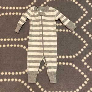 Hanna Andersson gray stripe pjs 0-3M Last chance!